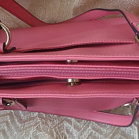 LIZ CLAIBORNE NWOT JESS CARNATION HANDBAG - Picture 10 of 10